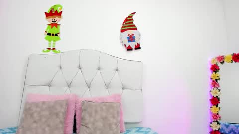 Snapshot of celestederek chatting on 01-09-26, 07:26 Celeste - Derek online show from 01-09-26, 07:26