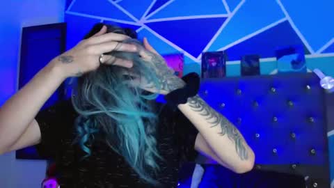 I am Valentinn online show from 11-14-25, 04:06