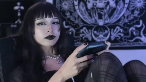   online show from 05-05-26, 01:57