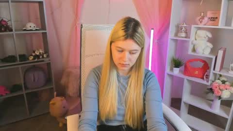 your cute kitty online show from 04-11-26, 03:49