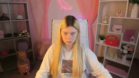 your cute kitty online show from 04-21-26, 07:06