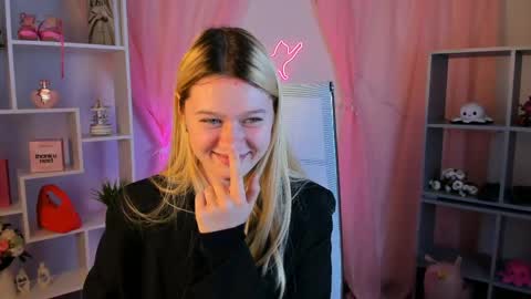 your cute kitty online show from 05-14-26, 06:47