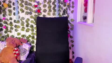 Snapshot of celestinepurple chatting on 12-02-24, 05:04 Celestineeeeee online show from 12-02-24, 05:04