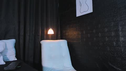 Snapshot of celinayhanck chatting on 03-11-25, 12:50 CelinaYHanck online show from 03-11-25, 12:50