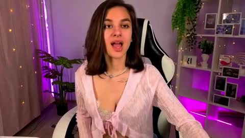 Snapshot of celine_dionn chatting on 11-13-25, 03:38 Celine online show from 11-13-25, 03:38