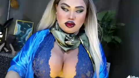 Snapshot of cellinekittcumerr chatting on 10-28-25, 08:00 cellinekittcumerr online show from 10-28-25, 08:00