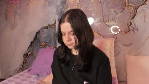 Hello guys my name is Sofi and Lizzie and  Vanessa online show from 02-02-26, 02:32