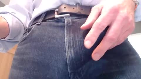 Snapshot of centerfield24 chatting on 03-06-25, 06:26 Centerfield online show from 03-06-25, 06:26