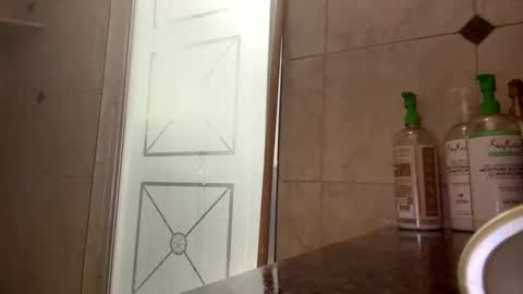 cesar209valencia online show from 03-01-25, 01:43