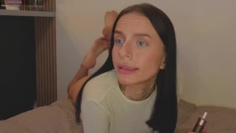 Snapshot of ceserisisi chatting on 05-22-26, 10:59 Livia online show from 05-22-26, 10:59