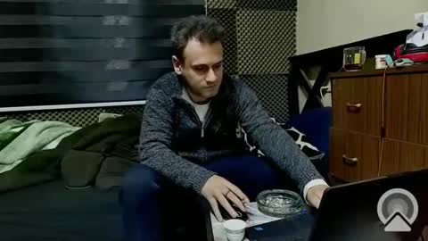 Snapshot of cezar46 chatting on 01-07-25, 04:37 cezar online show from 01-07-25, 04:37