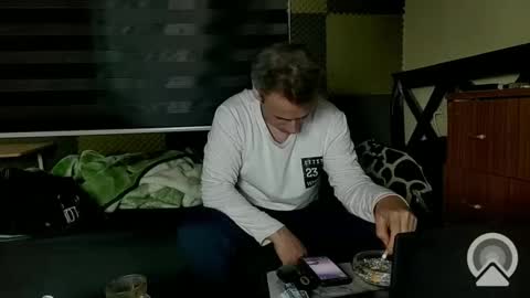Snapshot of cezar46 chatting on 01-11-25, 07:27 cezar online show from 01-11-25, 07:27