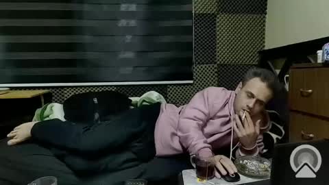 Snapshot of cezar46 chatting on 01-15-25, 03:43 cezar online show from 01-15-25, 03:43