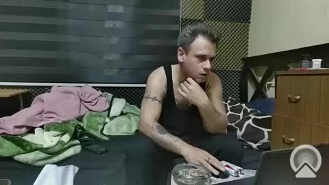 Snapshot of cezar46 chatting on 01-25-25, 01:54 cezar online show from 01-25-25, 01:54