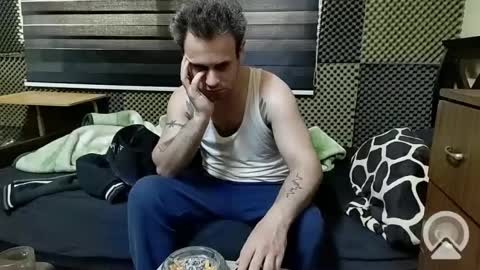 Snapshot of cezar46 chatting on 02-05-25, 10:41 cezar online show from 02-05-25, 10:41
