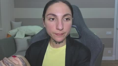 Snapshot of chabibiann chatting on 06-15-26, 06:21 Kate online show from 06-15-26, 06:21