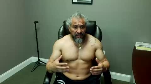 Snapshot of chacho1968 chatting on 06-07-26, 01:04 Chuck online show from 06-07-26, 01:04