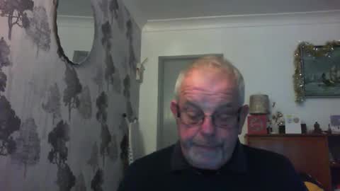 Snapshot of champers37 chatting on 12-17-24, 09:28 Champers online show from 12-17-24, 09:28