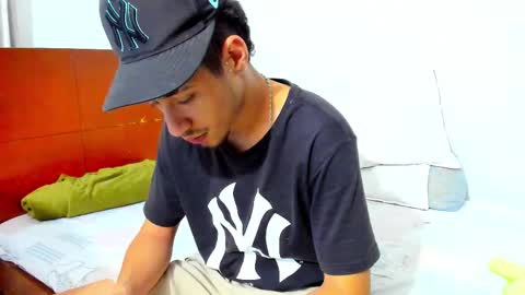 Snapshot of chandler_kenji chatting on 12-23-25, 04:10 Kenji online show from 12-23-25, 04:10