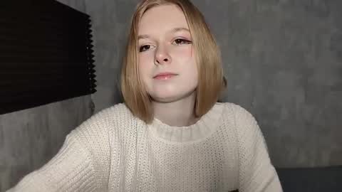 Snapshot of chanelledroz chatting on 02-05-26, 06:18 Lia online show from 02-05-26, 06:18