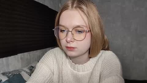 Snapshot of chanelledroz chatting on 02-12-26, 07:14 Lia online show from 02-12-26, 07:14