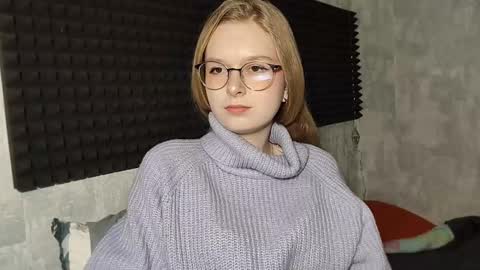 Snapshot of chanelledroz chatting on 02-13-26, 07:15 Lia online show from 02-13-26, 07:15