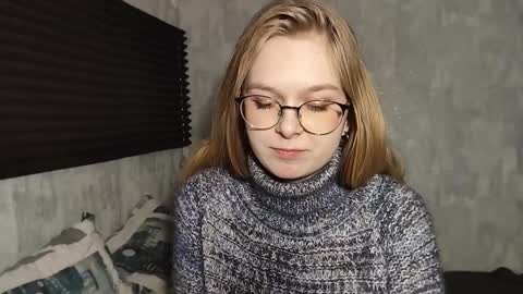 Snapshot of chanelledroz chatting on 02-27-26, 07:41 Lia online show from 02-27-26, 07:41