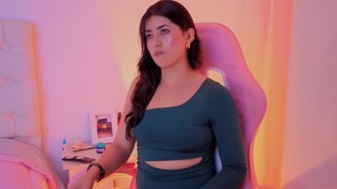 Snapshot of chanellgv chatting on 10-13-25, 10:32 Chanell online show from 10-13-25, 10:32