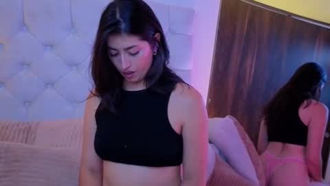 Snapshot of chanellgv chatting on 11-19-25, 10:43 Chanell online show from 11-19-25, 10:43