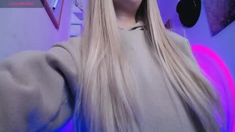 channel_blonde_a online show from 04-13-26, 08:36