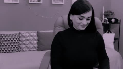 The Queen online show from 01-04-25, 07:55