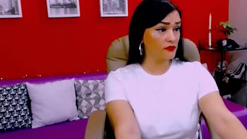 The Queen online show from 11-22-25, 12:20