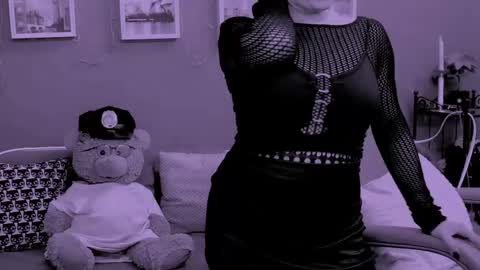 The Queen online show from 03-15-26, 03:18