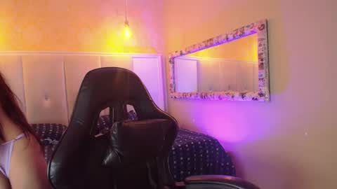  chantalpetit  online show from 04-21-26, 06:23