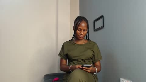 Chantel online show from 11-10-25, 06:23