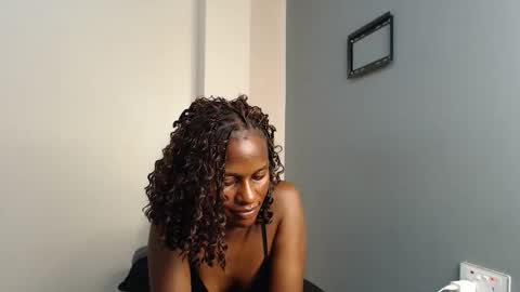 Chantel online show from 11-30-25, 01:09