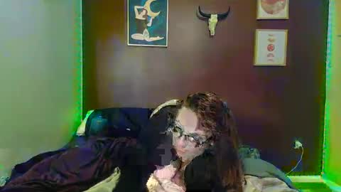 Snapshot of chaoticaptive chatting on 12-03-25, 04:53 Luna online show from 12-03-25, 04:53