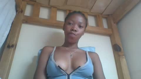 chariola0101 online show from 02-19-25, 09:03