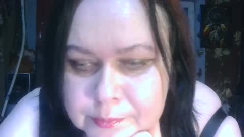 CharleeKendall online show from 11-19-25, 08:36