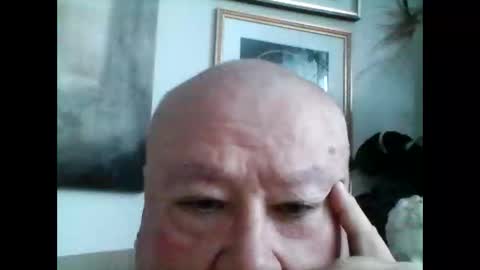 Snapshot of charles191977 chatting on 12-02-25, 08:26 charles191977 online show from 12-02-25, 08:26