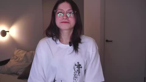 Snapshot of charletterosenbush chatting on 03-22-26, 06:33 Mia online show from 03-22-26, 06:33