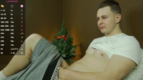 Snapshot of charlie_smiley chatting on 12-16-24, 04:45 Charlie Smiley online show from 12-16-24, 04:45