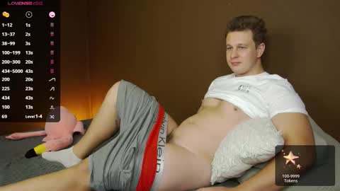 Snapshot of charlie_smiley chatting on 09-18-25, 02:13 Charlie Smiley online show from 09-18-25, 02:13