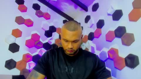 CharlieGrifinX online show from 05-25-26, 09:10