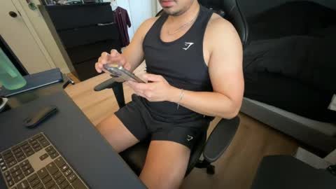 Snapshot of charliekkw chatting on 05-17-26, 06:26 charliekkw online show from 05-17-26, 06:26