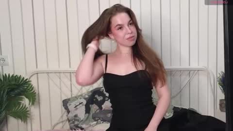 Snapshot of charlinemanke chatting on 10-11-25, 08:51 Dannie online show from 10-11-25, 08:51