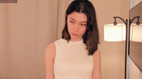 Snapshot of charlinepiker chatting on 01-09-26, 10:07 Yumi online show from 01-09-26, 10:07