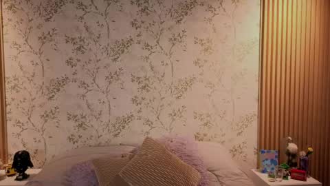 Snapshot of charlote__miller chatting on 05-04-26, 11:50 You honey online show from 05-04-26, 11:50