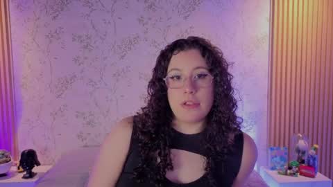 Snapshot of charlote__miller chatting on 05-09-26, 11:37 You honey online show from 05-09-26, 11:37