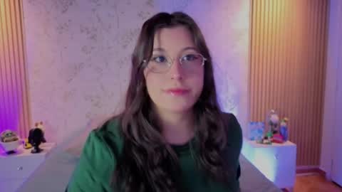 Snapshot of charlote__miller chatting on 05-15-26, 11:39 You honey online show from 05-15-26, 11:39